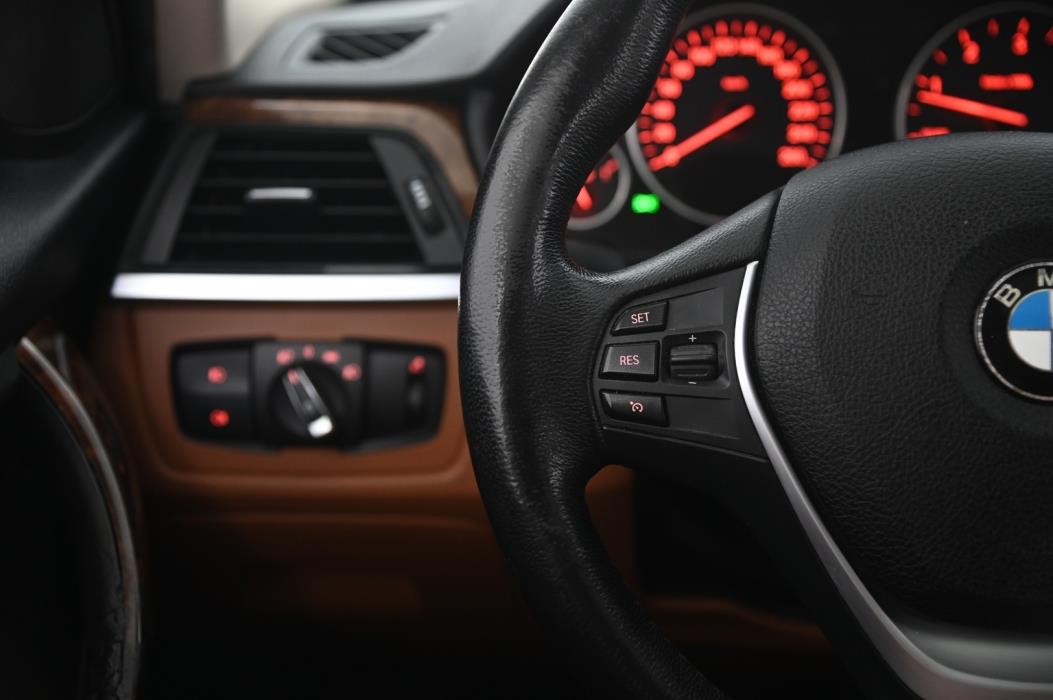 BMW 320 2012