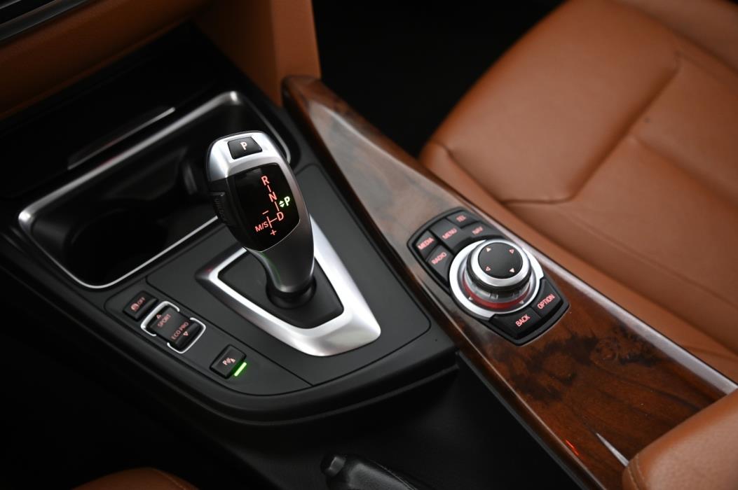 BMW 320 2012