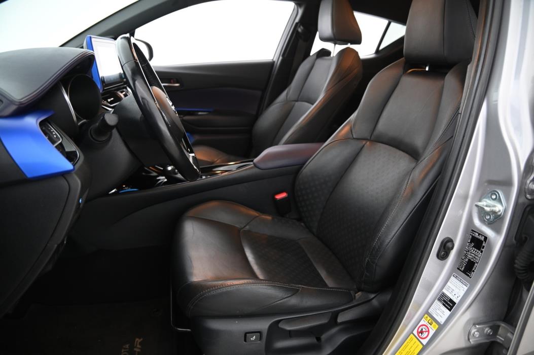 TOYOTA C-HR 2017