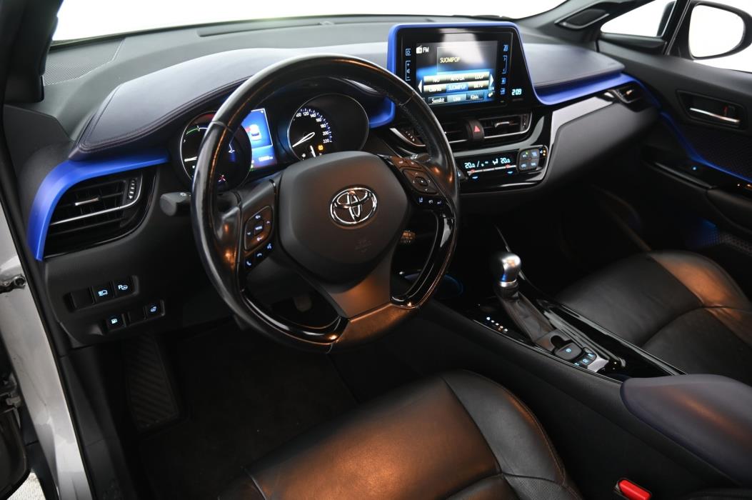 TOYOTA C-HR 2017