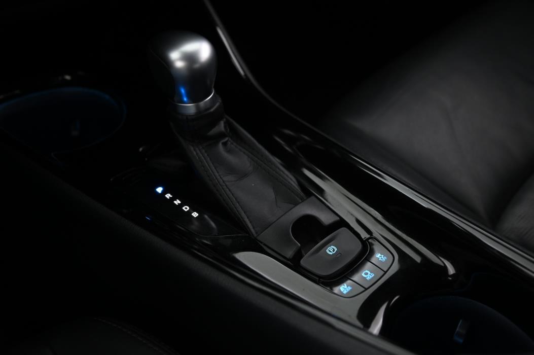 TOYOTA C-HR 2017