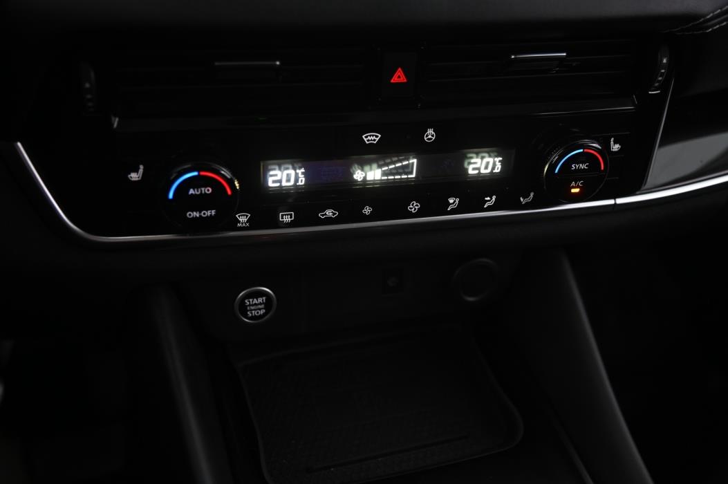 NISSAN Qashqai 2022