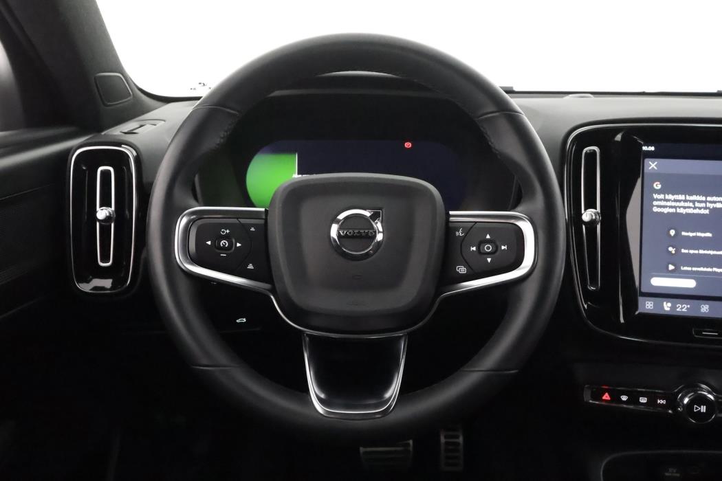 VOLVO XC40 2022