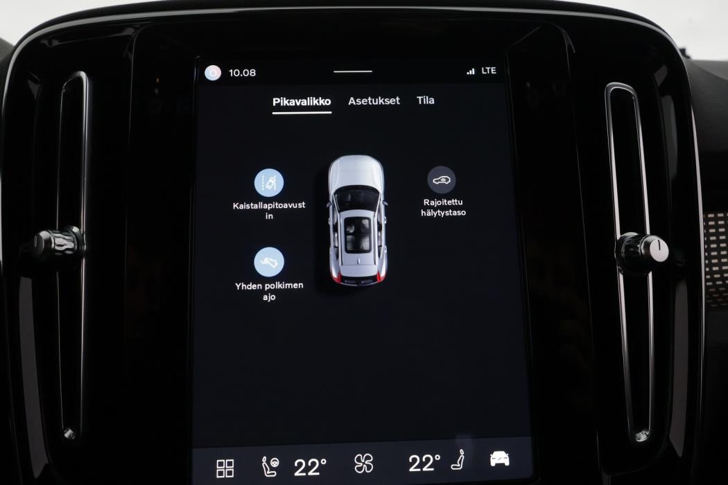 VOLVO XC40 2022