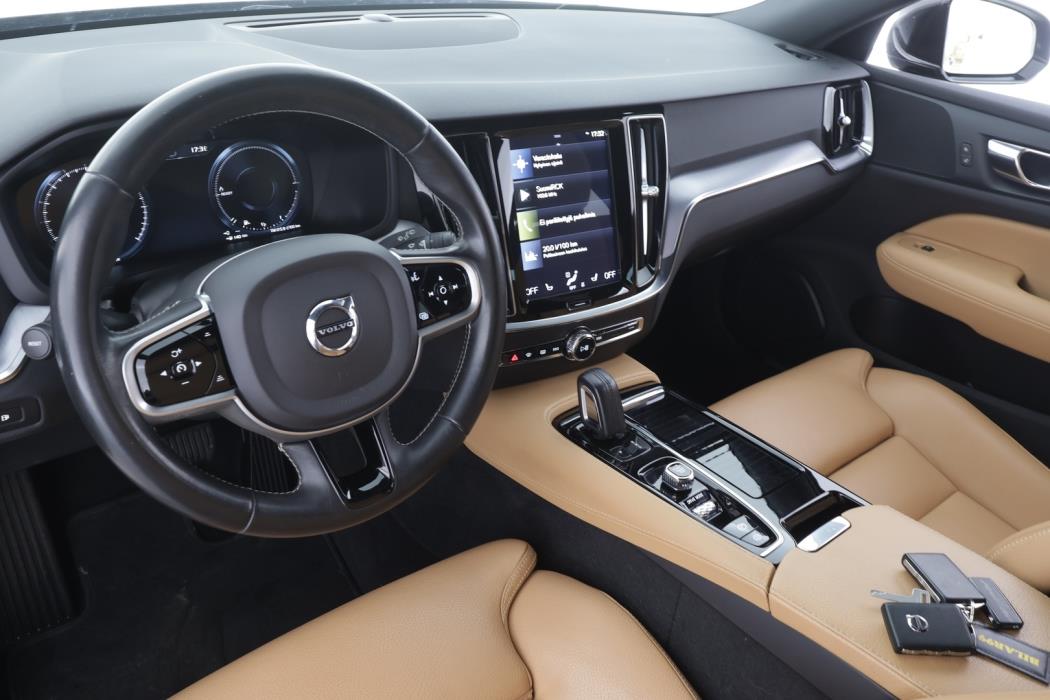 VOLVO V60 2020