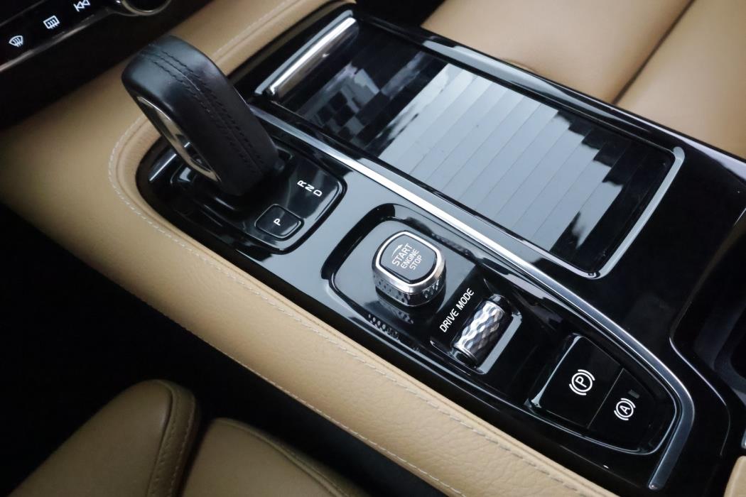 VOLVO V60 2020