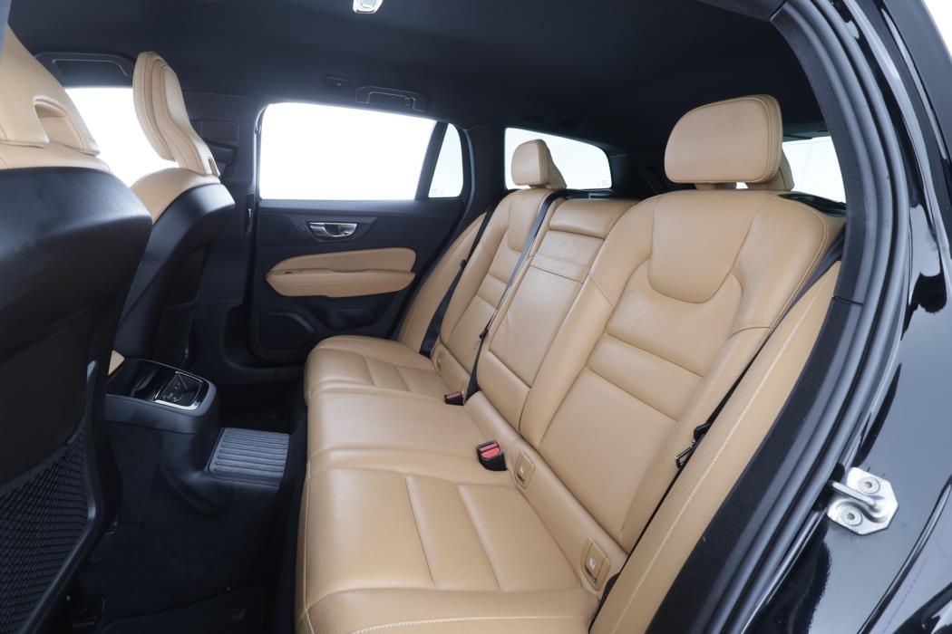 VOLVO V60 2020