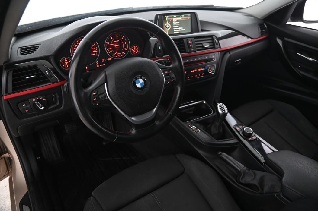 BMW 318 2014