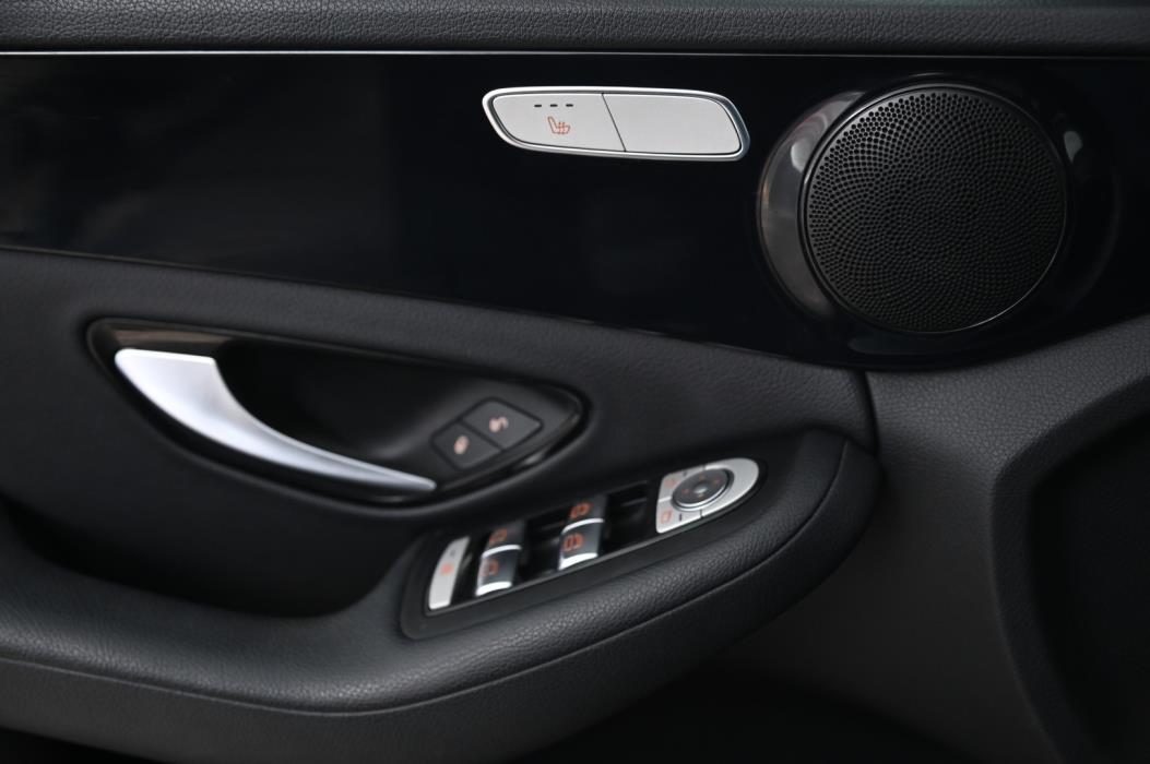 MERCEDES-BENZ C 2016