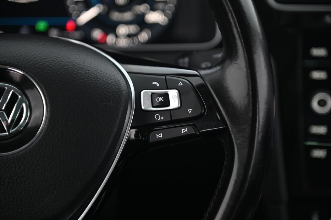 VOLKSWAGEN Golf 2017