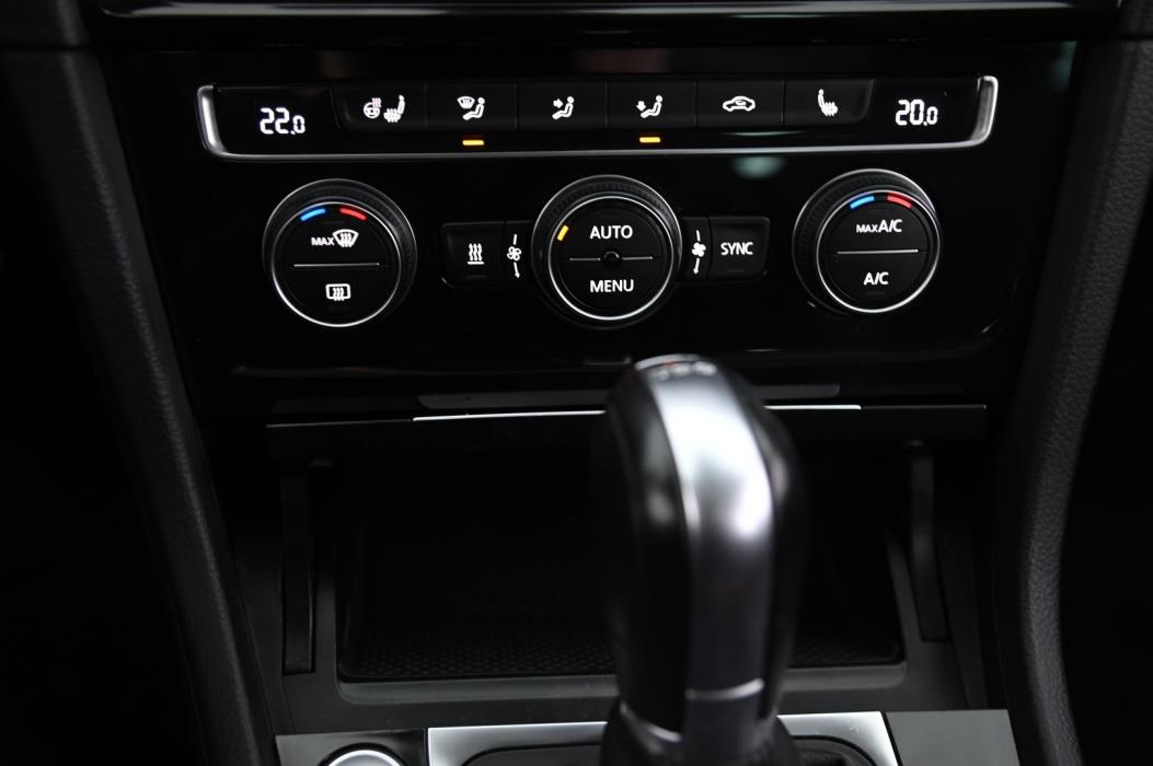 VOLKSWAGEN Golf 2017