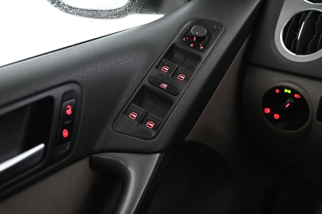 VOLKSWAGEN Tiguan 2008