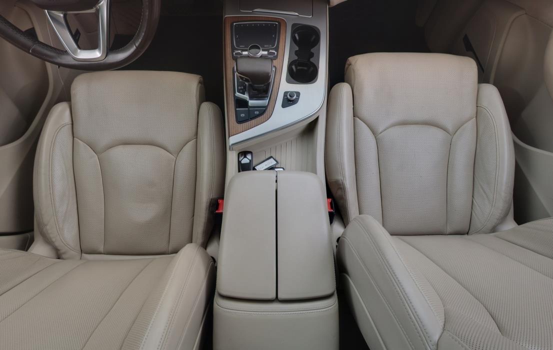 AUDI Q7 2017