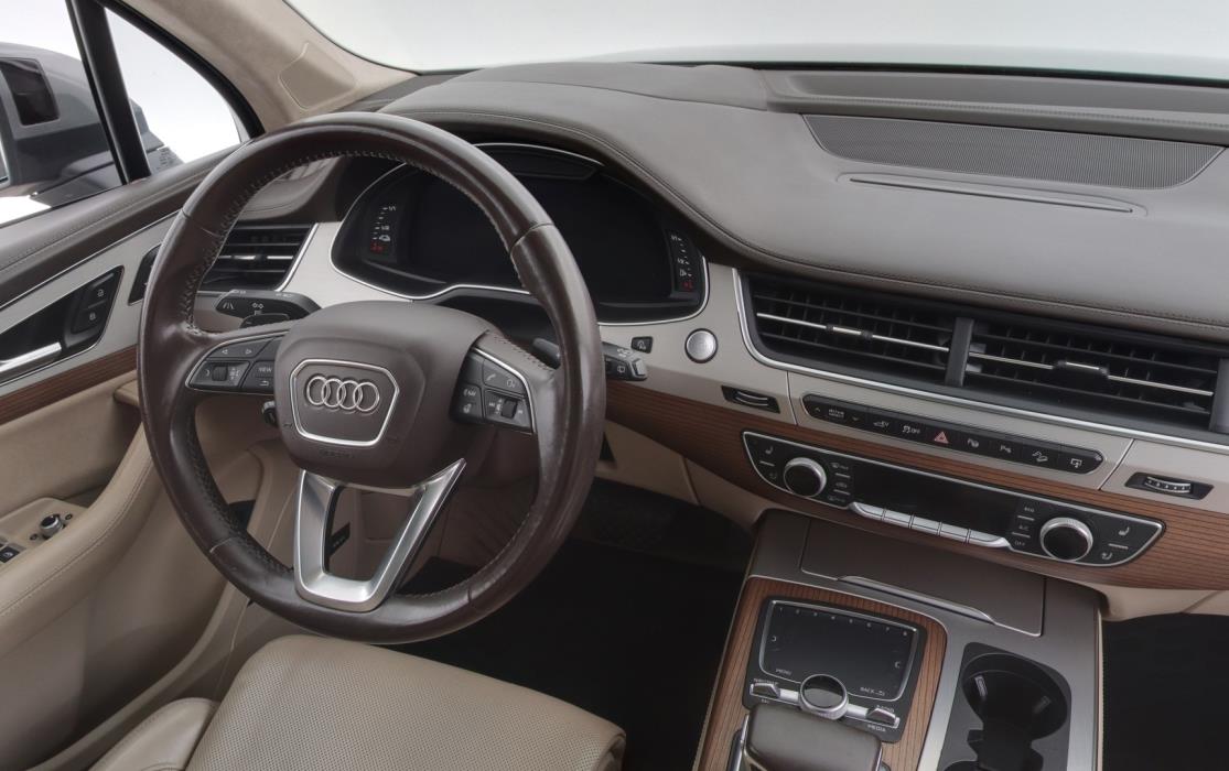 AUDI Q7 2017