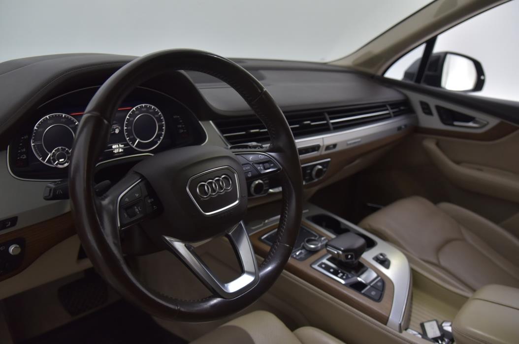 AUDI Q7 2017