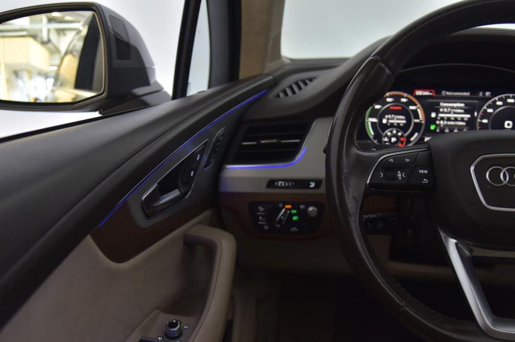 AUDI Q7 2017