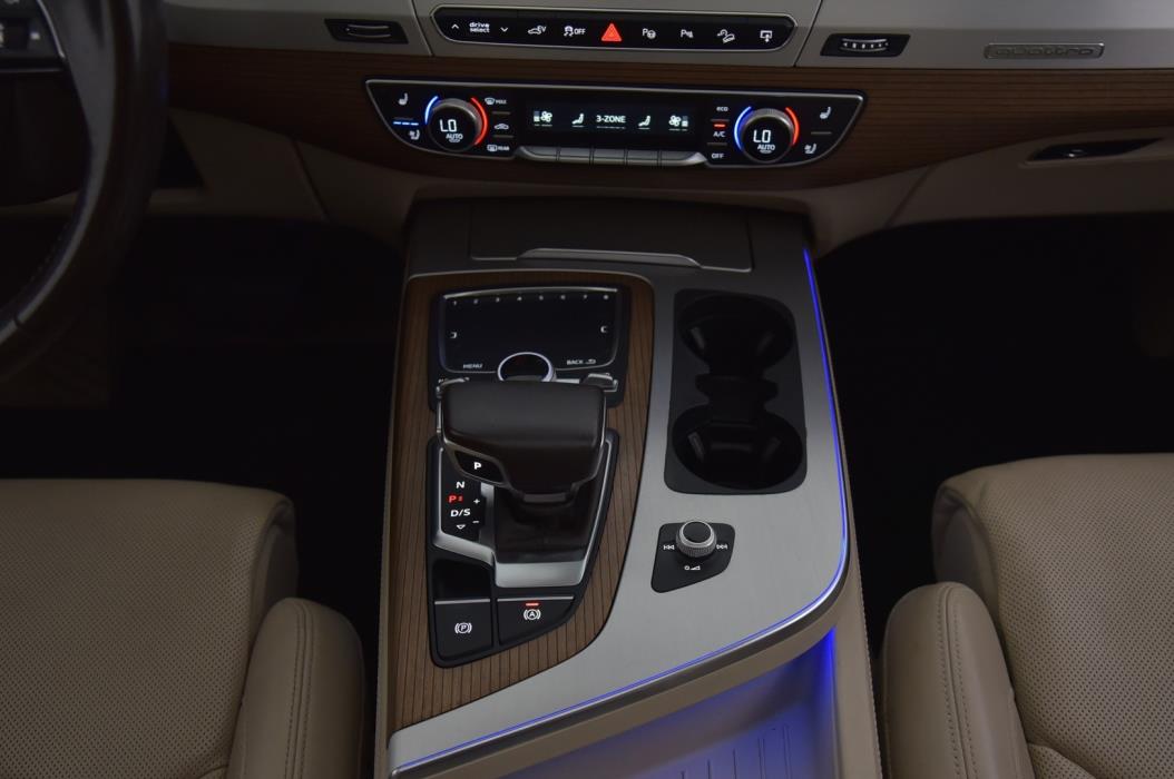 AUDI Q7 2017