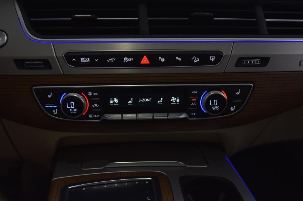 AUDI Q7 2017