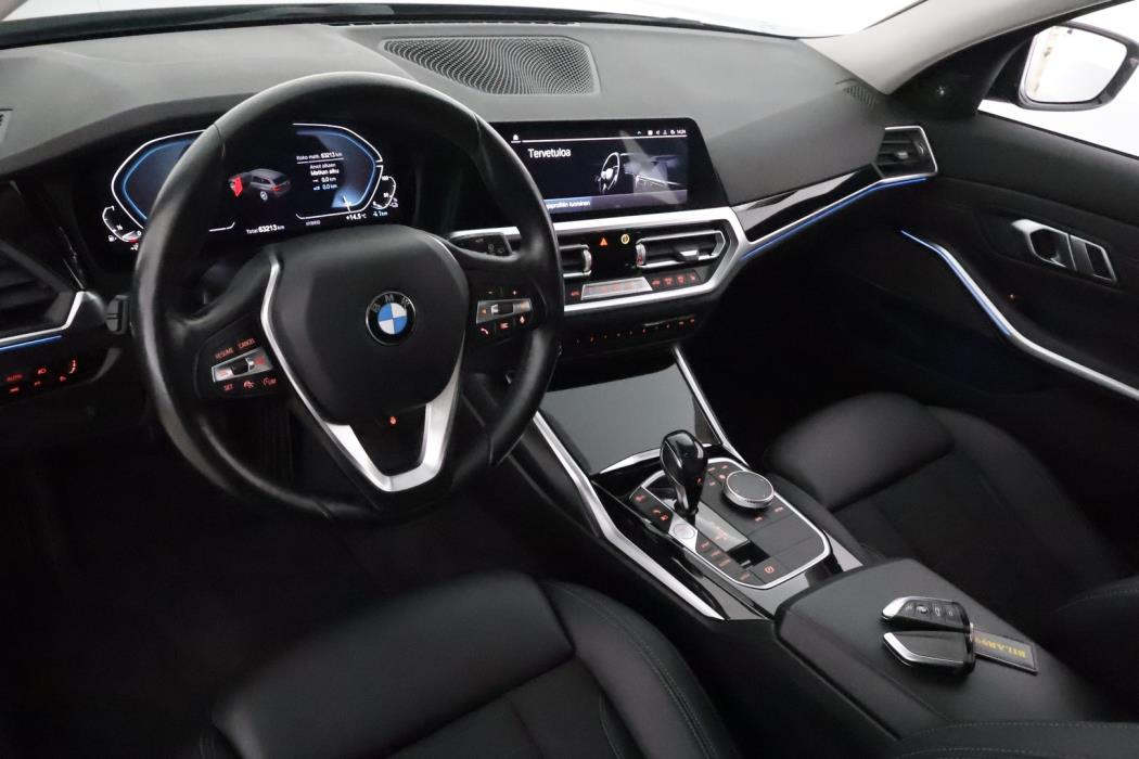 BMW 330 2021