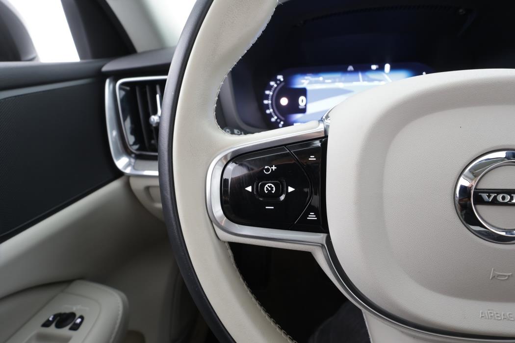 VOLVO S60 2023