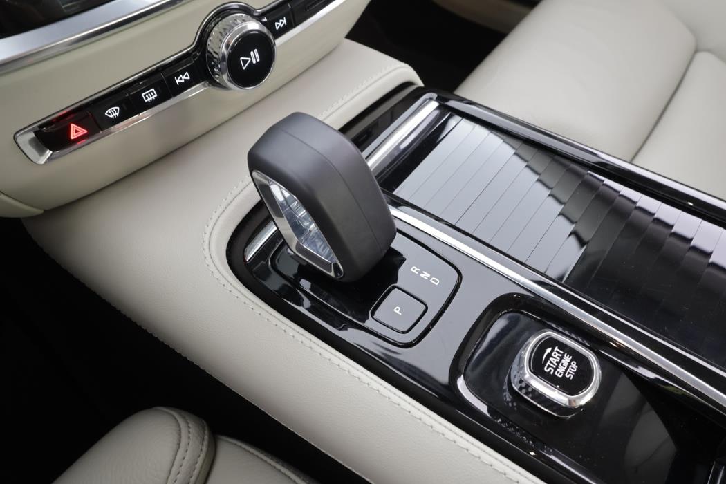 VOLVO S60 2023