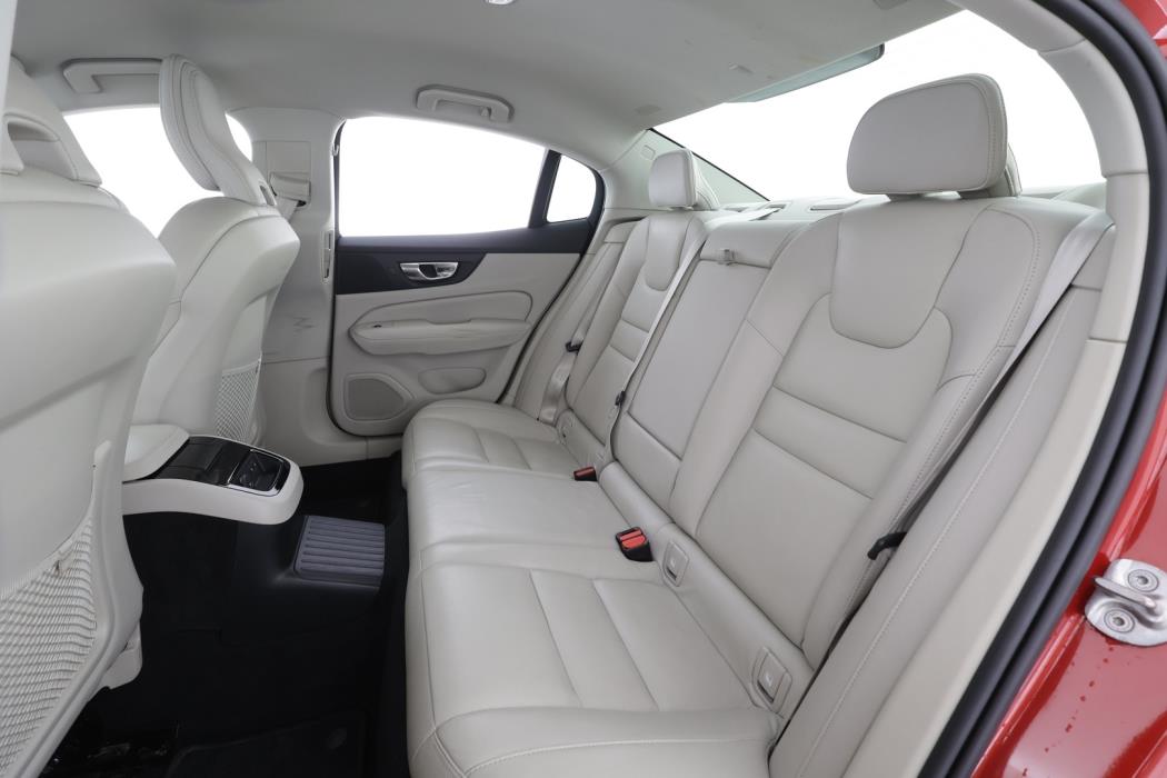 VOLVO S60 2023