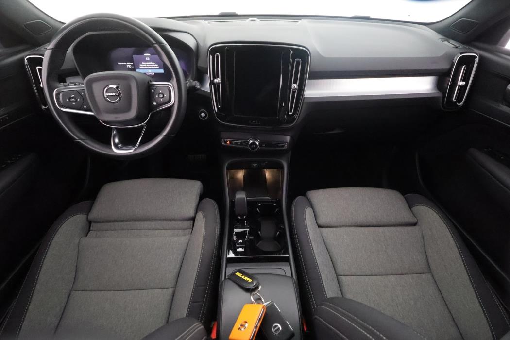 VOLVO XC40 2024