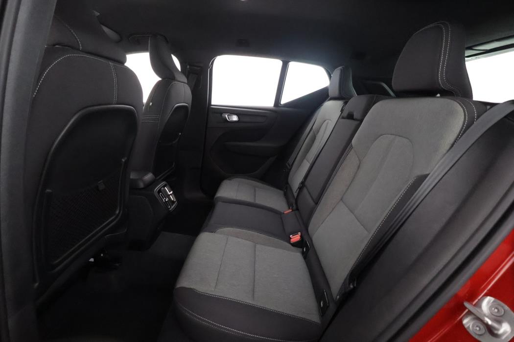 VOLVO XC40 2024