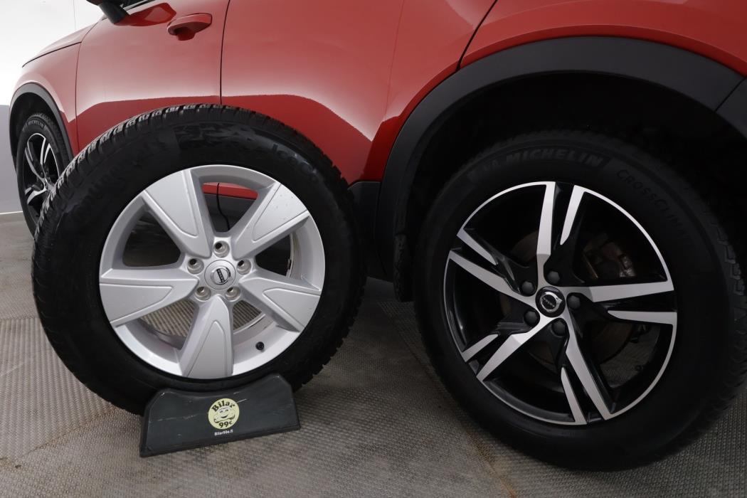 VOLVO XC40 2024
