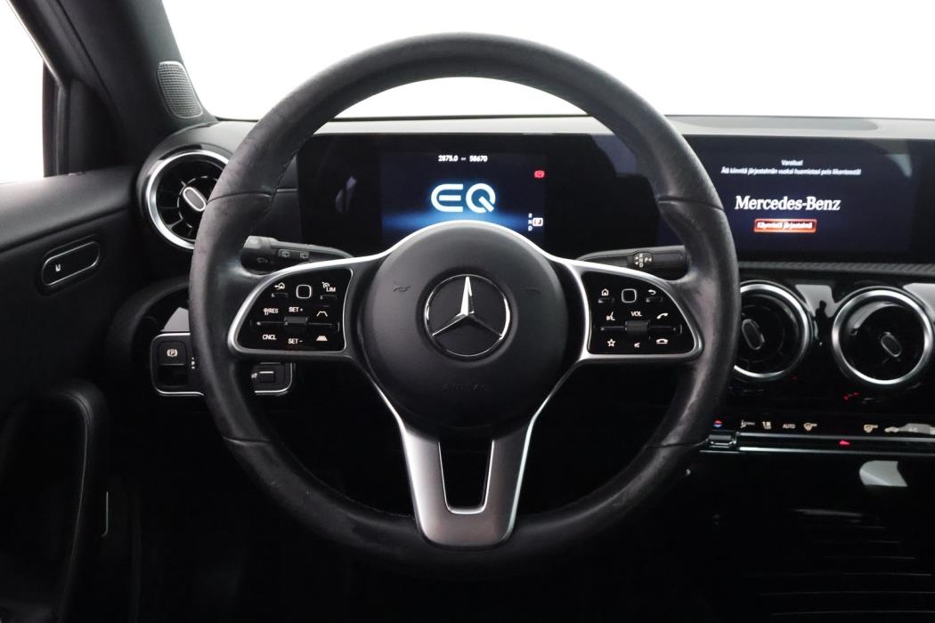 MERCEDES-BENZ A 2021