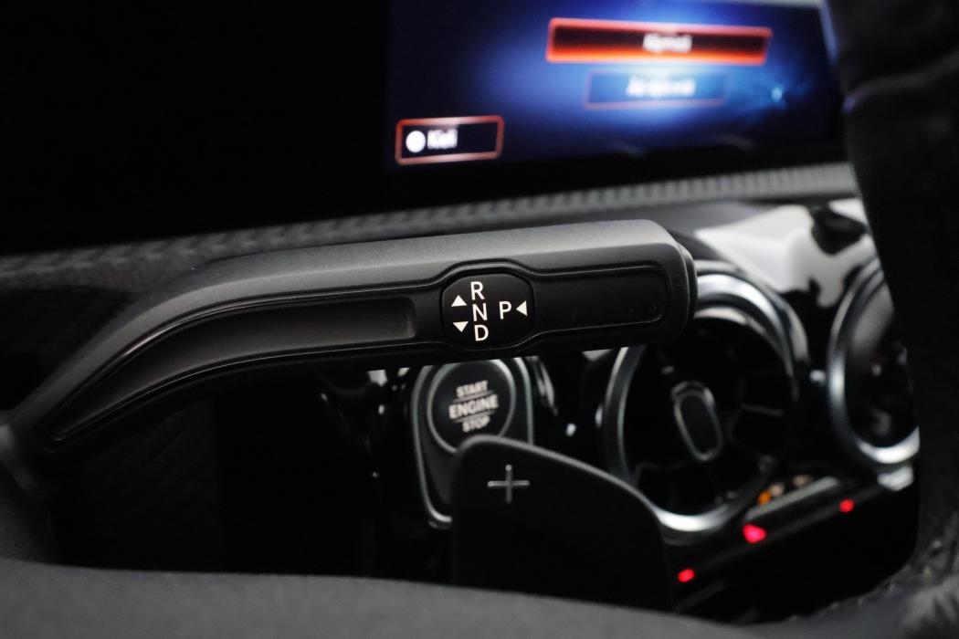 MERCEDES-BENZ A 2021