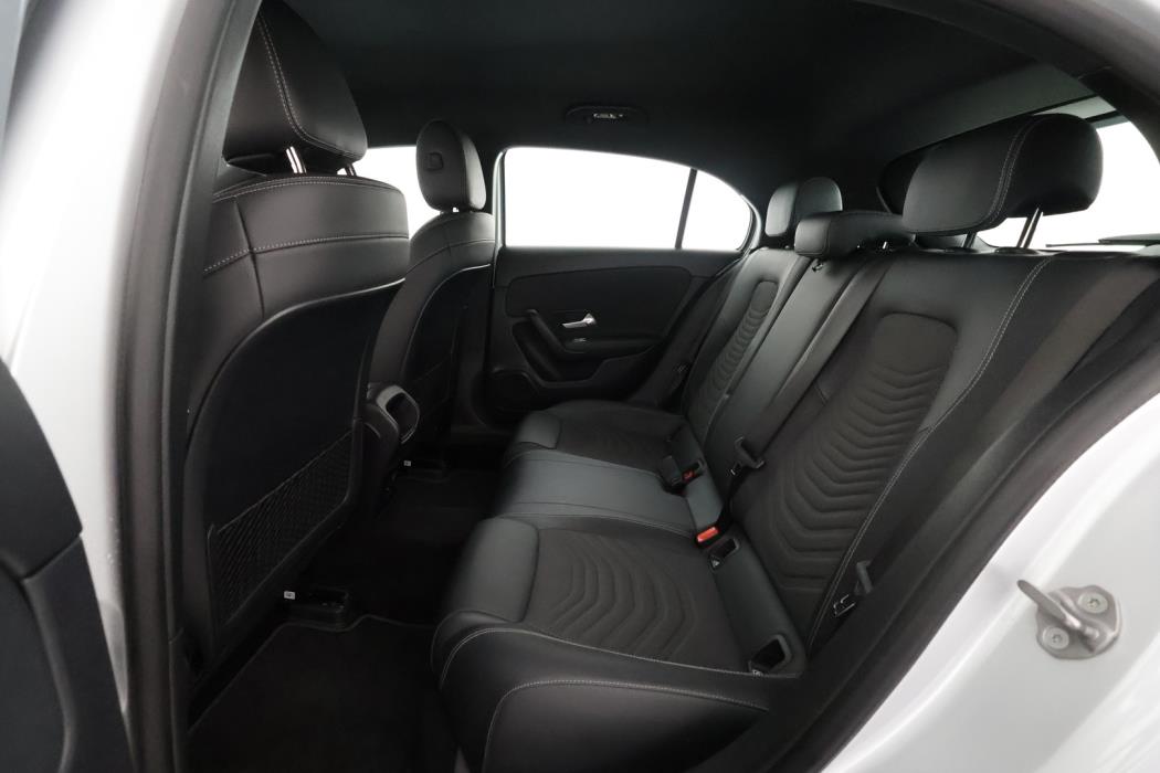 MERCEDES-BENZ A 2021