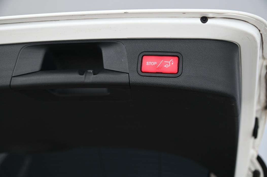 MERCEDES-BENZ C 2016