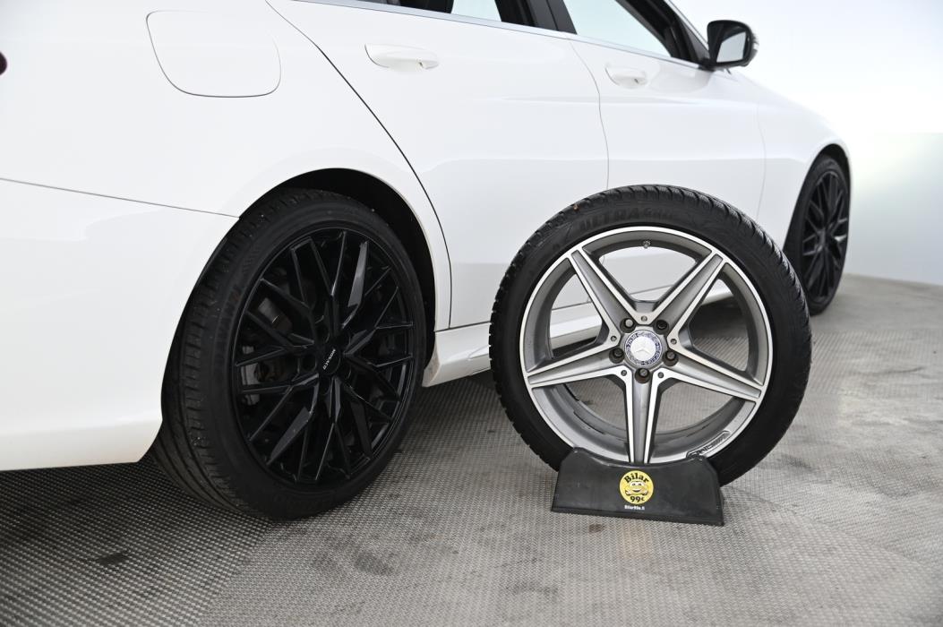 MERCEDES-BENZ C 2016