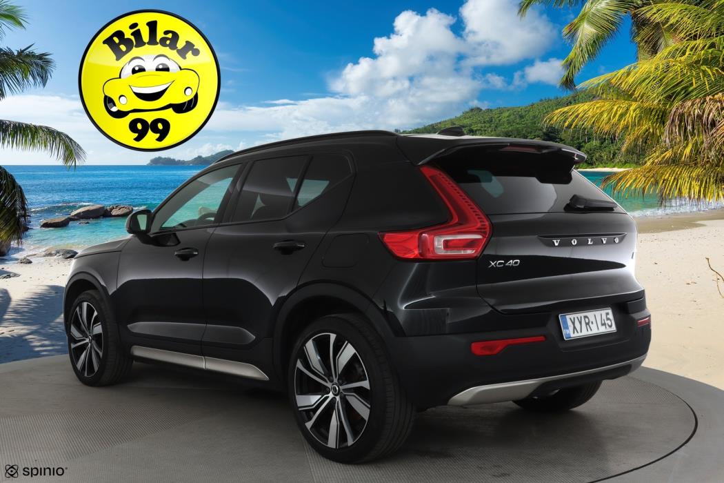 VOLVO XC40 2022