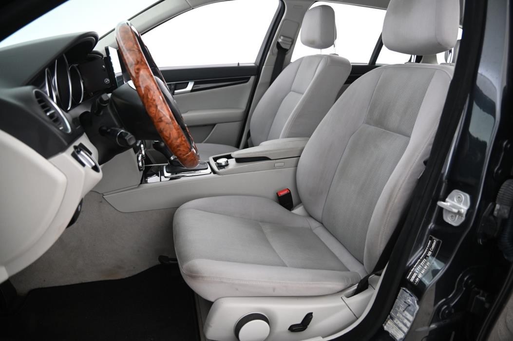 MERCEDES-BENZ C 2012