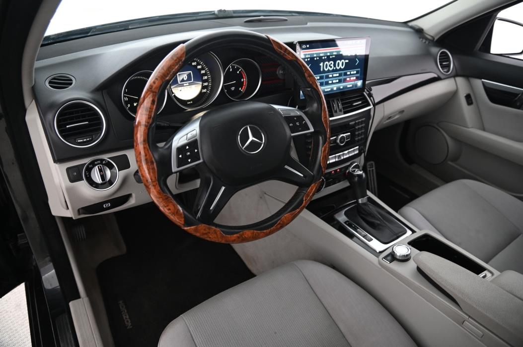 MERCEDES-BENZ C 2012