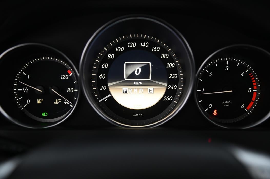 MERCEDES-BENZ C 2012