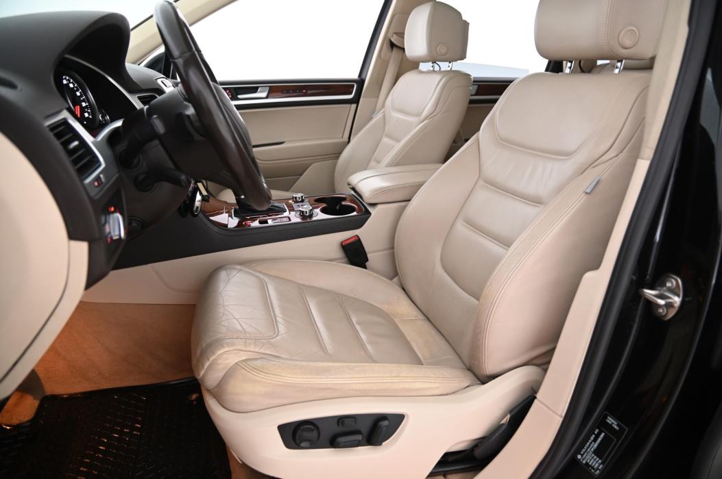 VOLKSWAGEN Touareg 2011