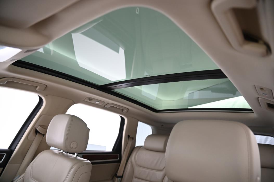 VOLKSWAGEN Touareg 2011