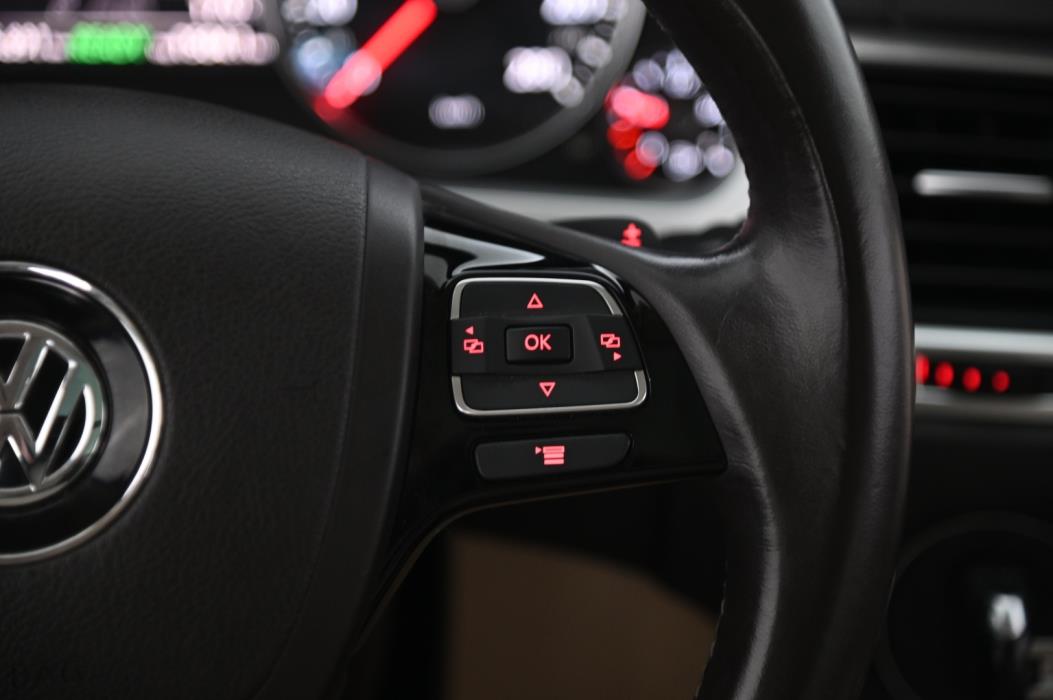 VOLKSWAGEN Touareg 2011