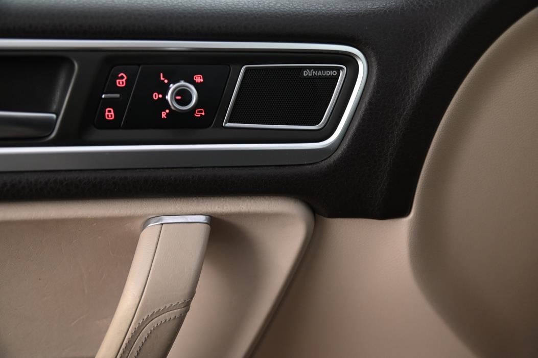 VOLKSWAGEN Touareg 2011