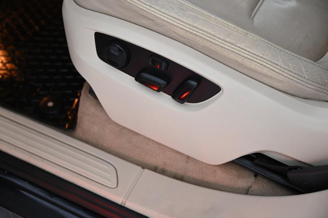 VOLKSWAGEN Touareg 2011