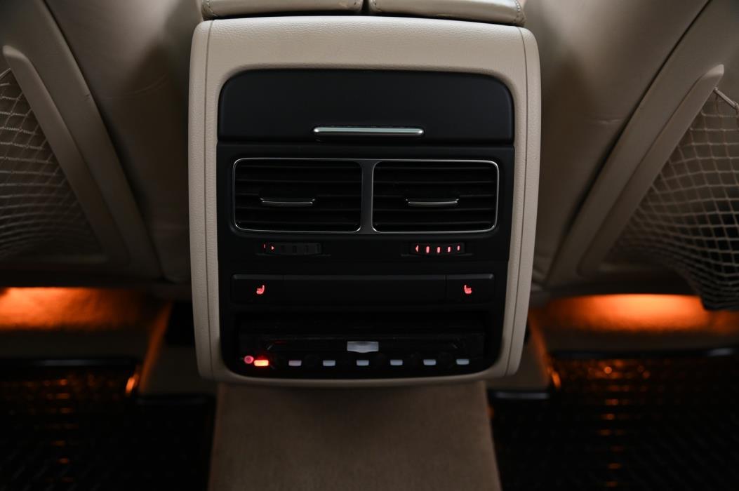 VOLKSWAGEN Touareg 2011