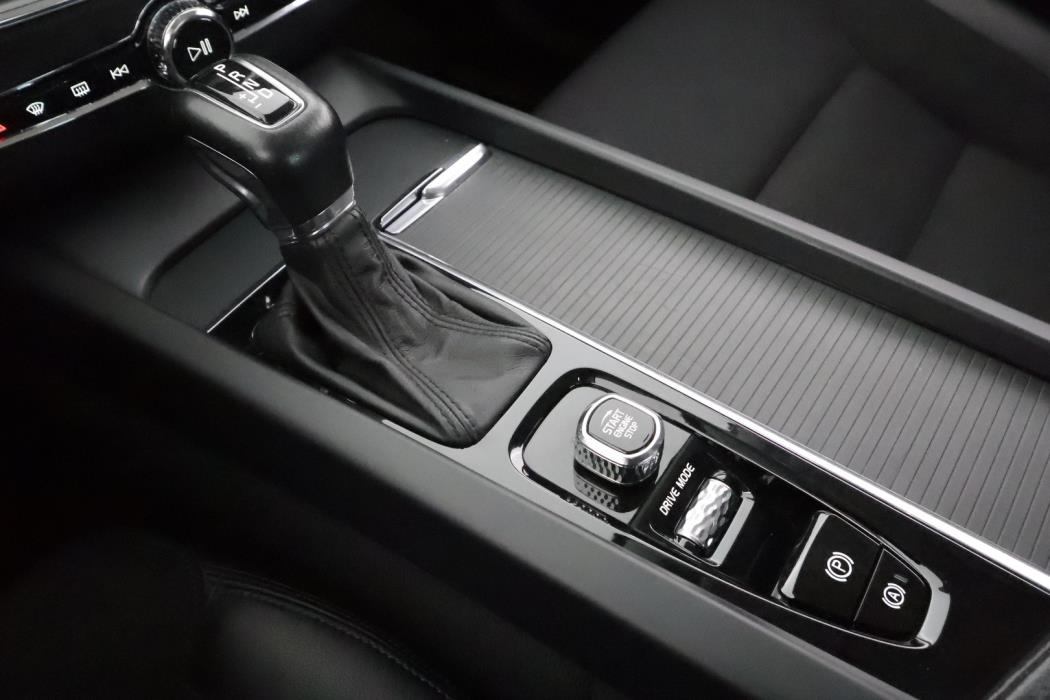 VOLVO XC60 2018