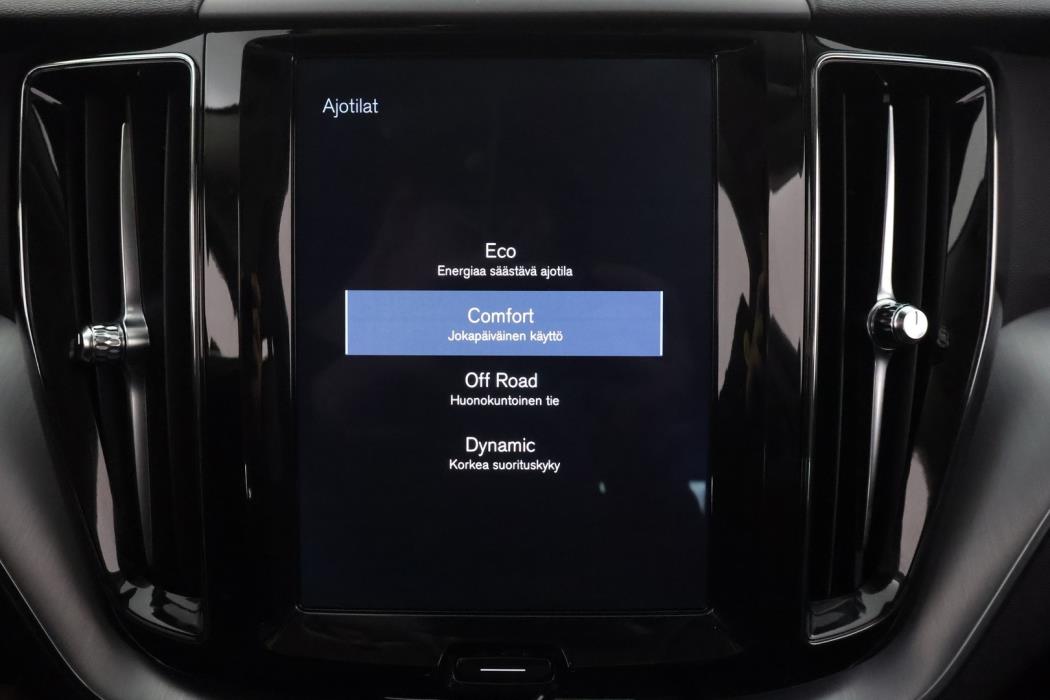 VOLVO XC60 2018