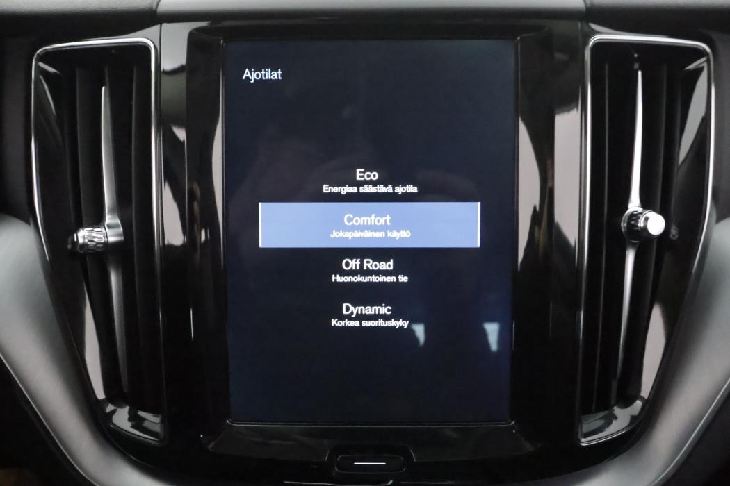 VOLVO XC60 2018