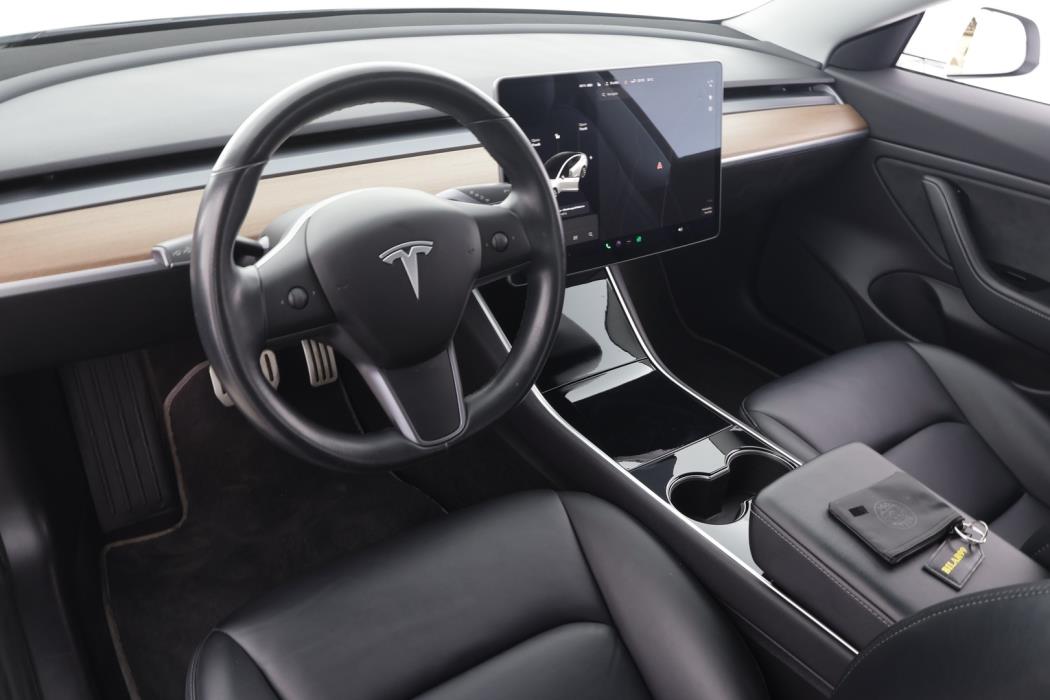 TESLA Model 3 2019