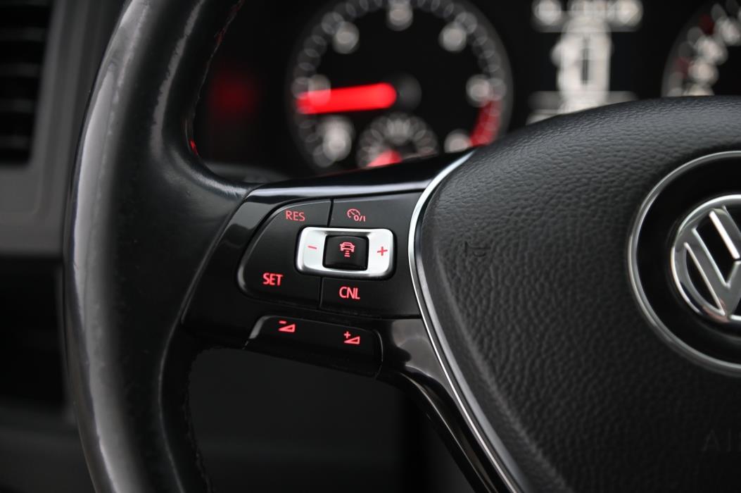 VOLKSWAGEN Transporter 2018