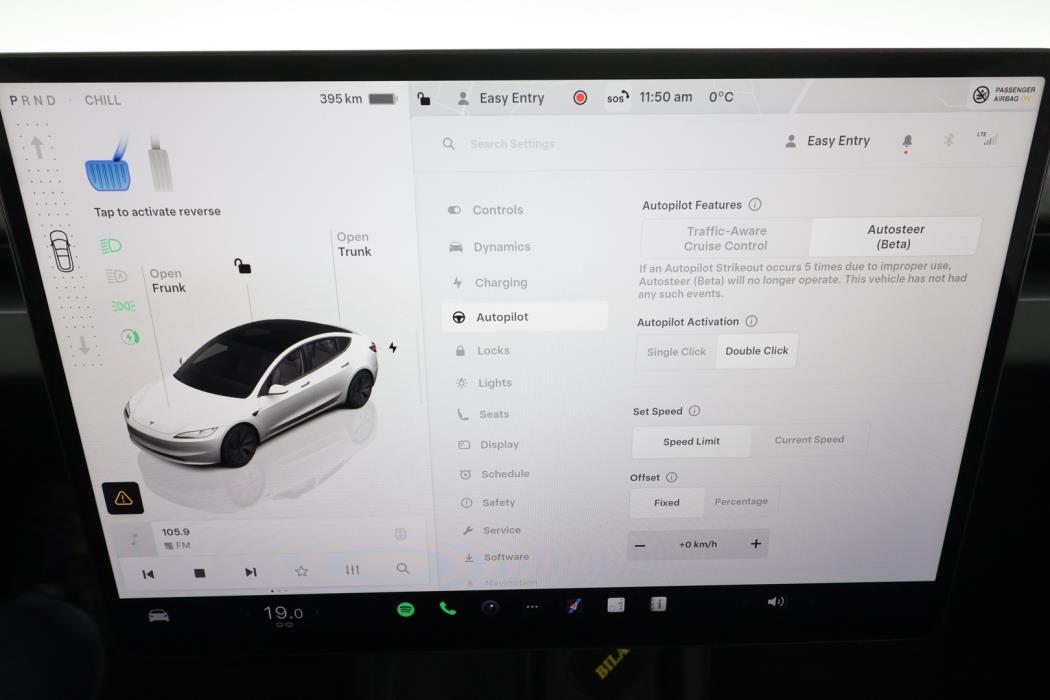 TESLA Model 3 2024